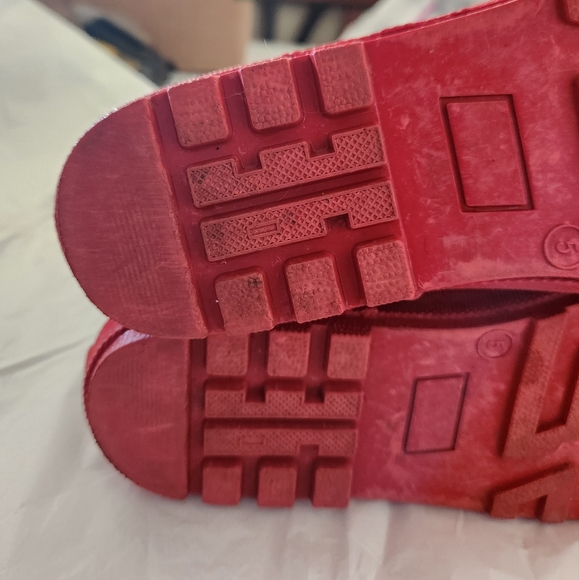 KomForme Kids Rain Boots, Waterproof Rubber Matte Boots with Easy-on Handles - Picture 9 of 10